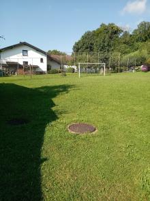 Fußballplatz Tosters-Hub in nicht gutem Zustand 